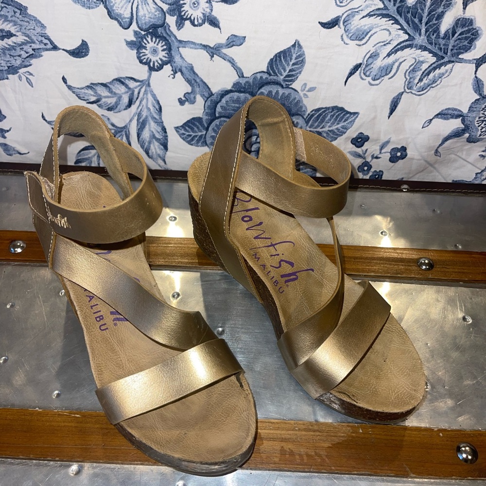 Gold Blowfish Wedges